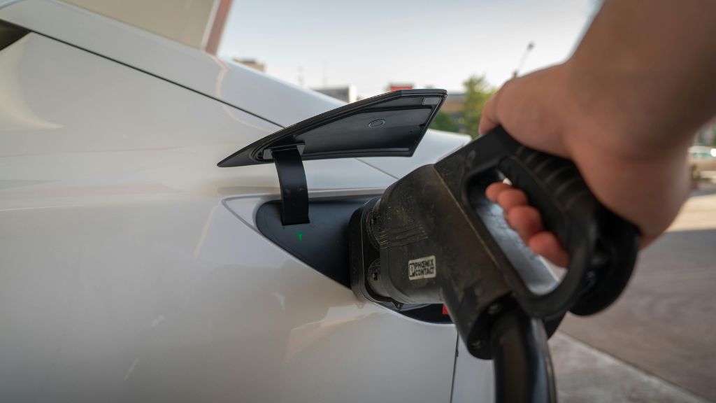 federal electric vehicle tax credit 2026