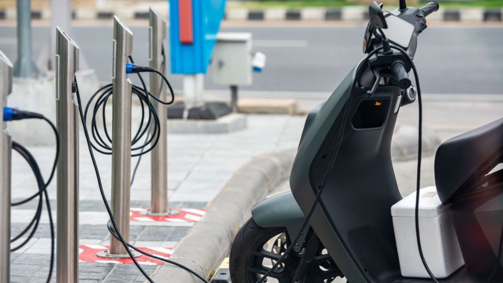 electric vs petrol scooter India daily use comparison