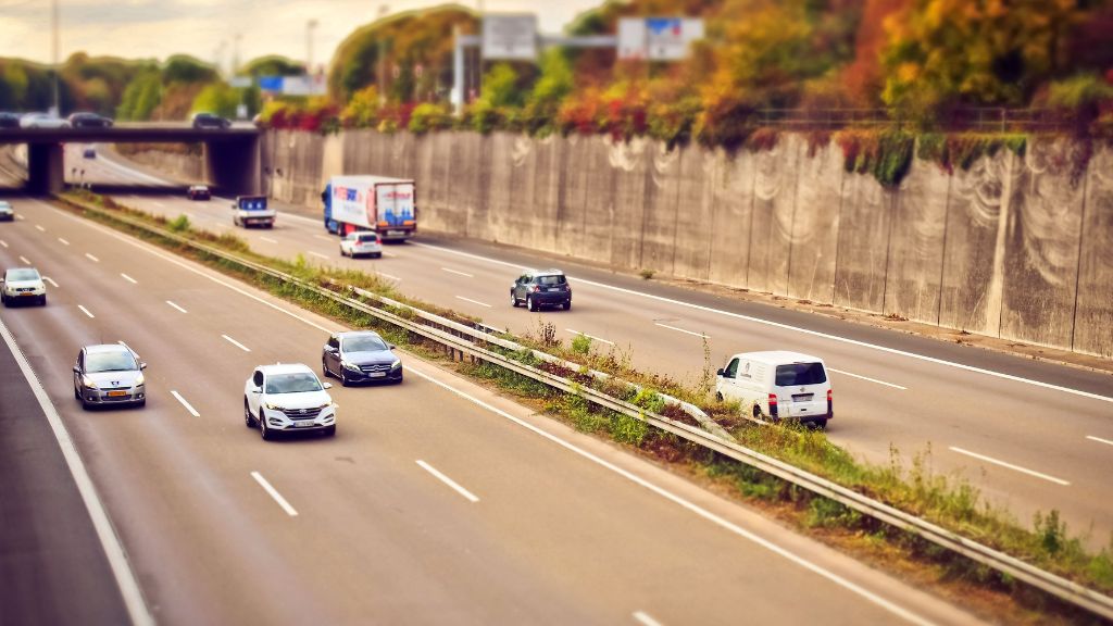safe highway driving tips India 2026