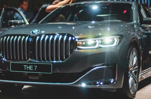 BMW i7 2026 India 625km range Theatre Screen honest review