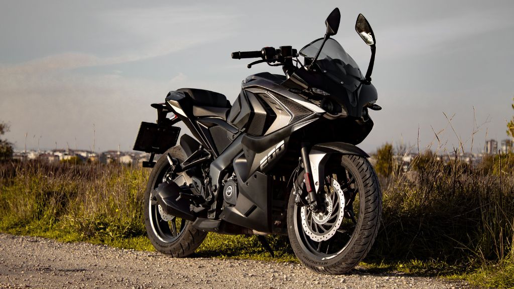 Bajaj Pulsar N250 SS single seat monopod honest review 2026