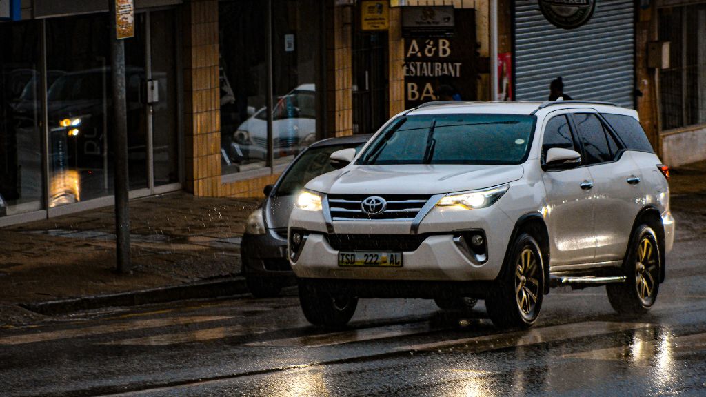 Fortuner Leader Edition 2026 vs standard Fortuner what is new