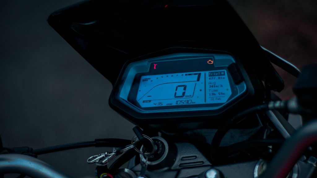 Hero Xtreme 160R 4V 2026 price Rs 1.27L all 3 variants