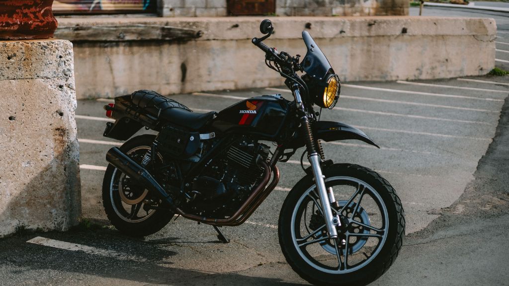 Honda CB250SS scrambler vs Royal Enfield Meteor Himalayan