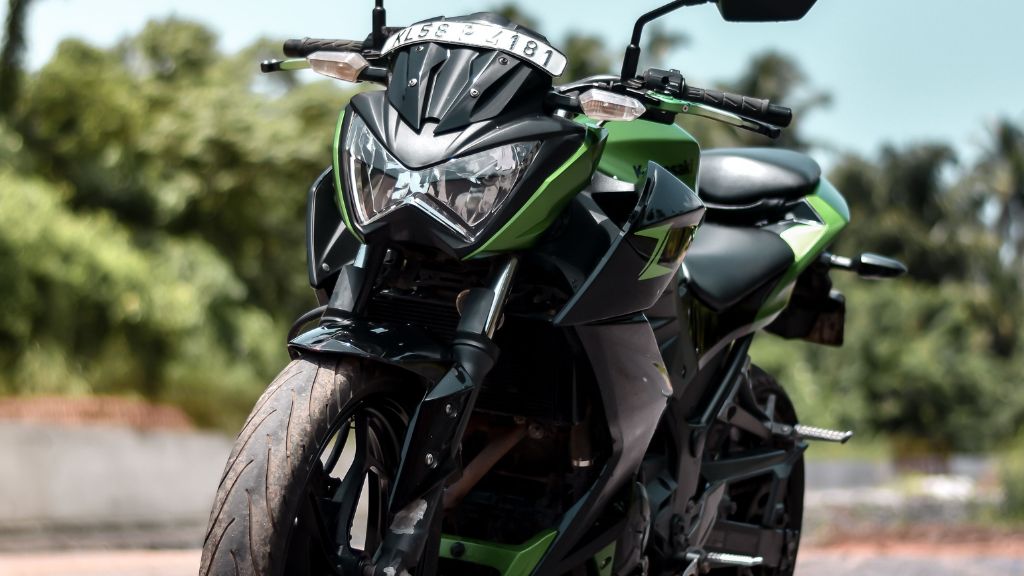 Kawasaki Z300 vs KTM Duke 390 vs Z400 2026 comparison