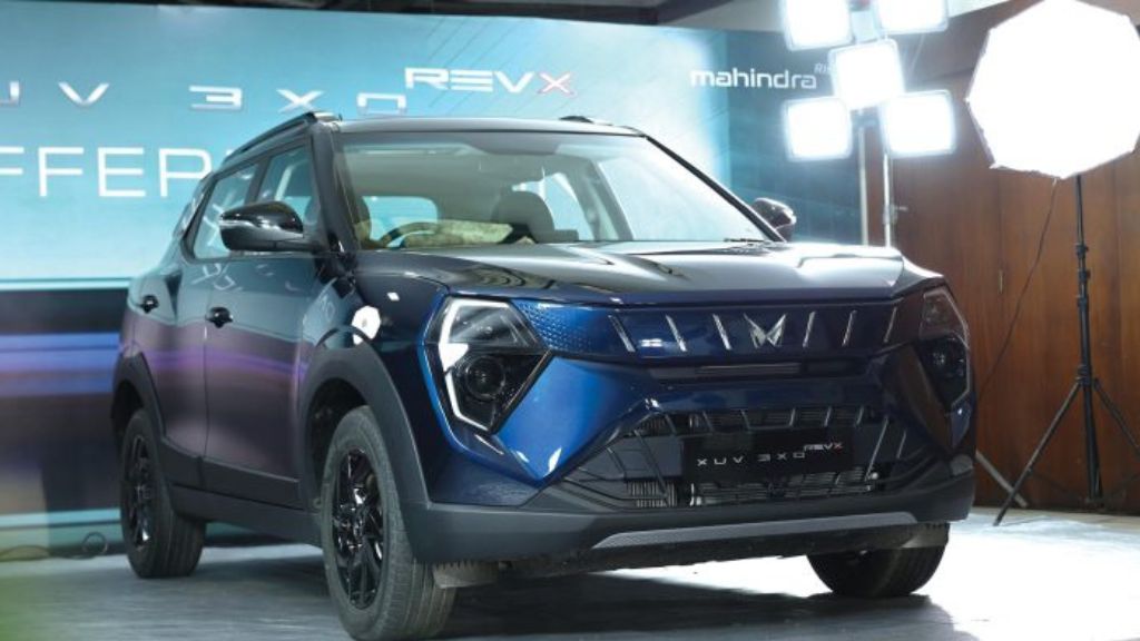 Mahindra XUV 3XO 2026 price all variants petrol diesel CNG
