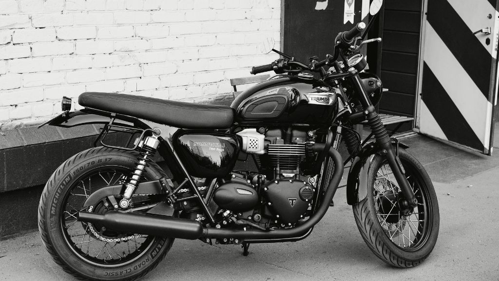 Triumph Bonneville T40 price 2026 India specs features